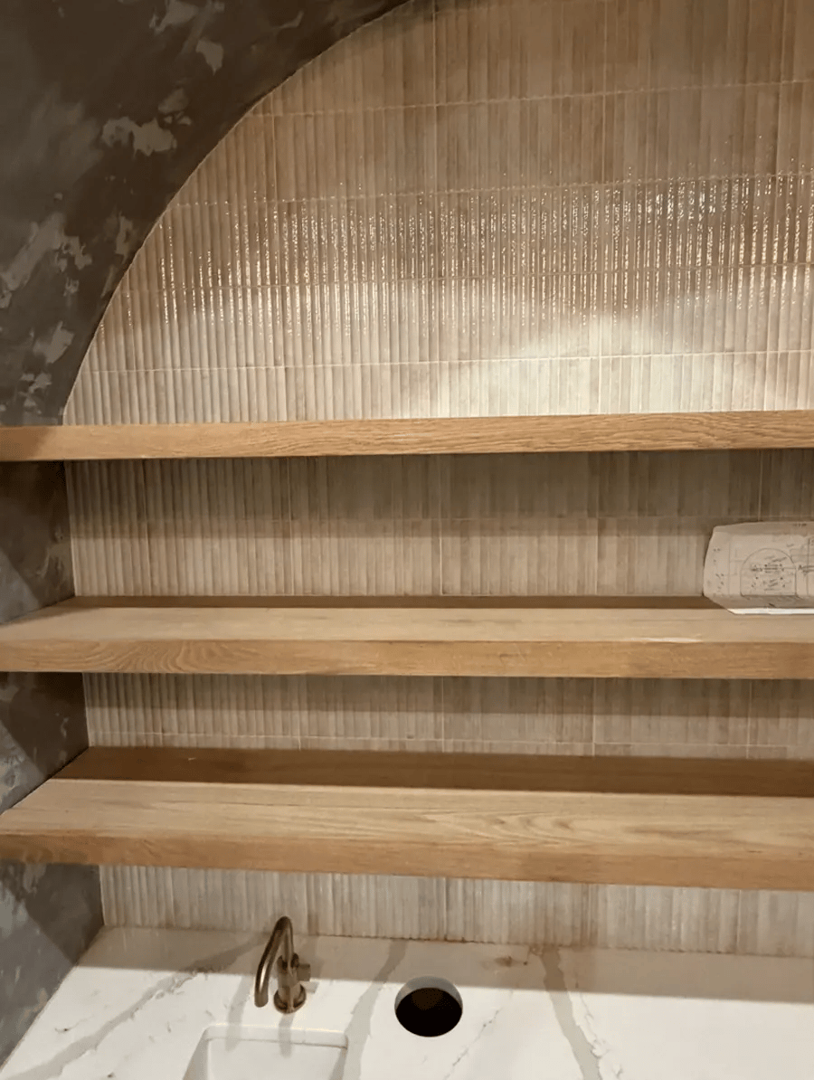Animated: arched niche shelves dimming cycle