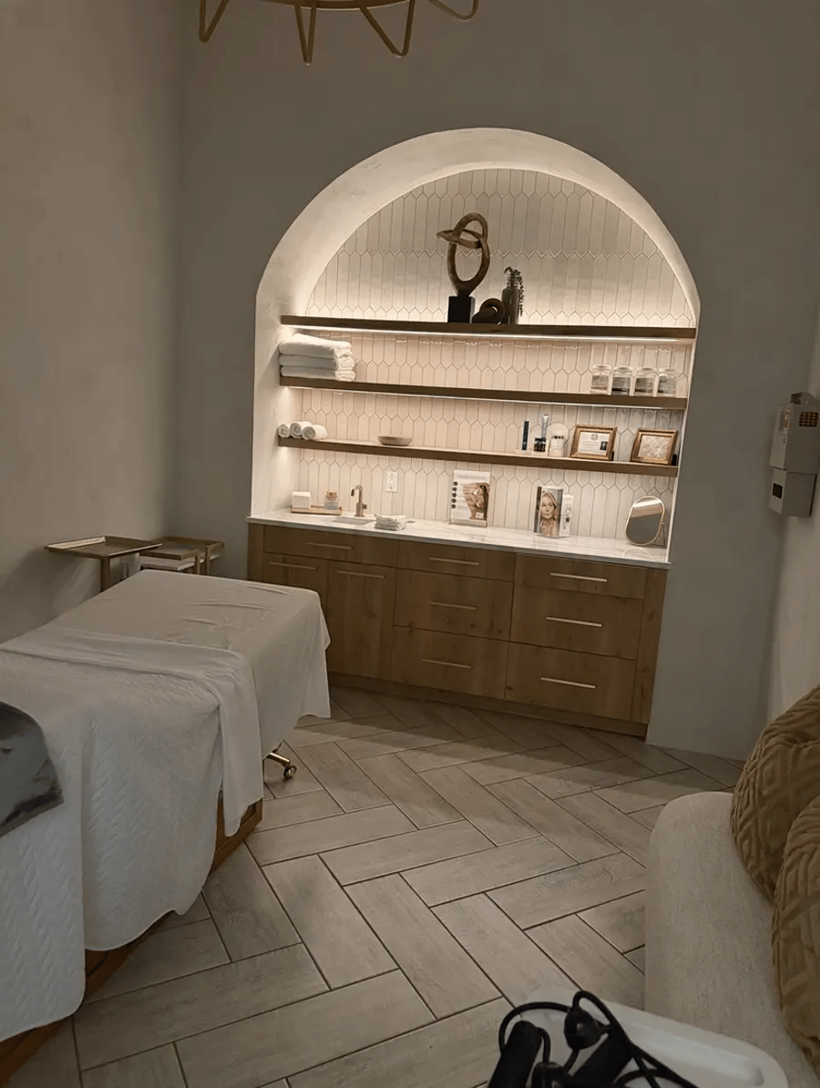 Animated: spa treatment room shelves dimming down and back up