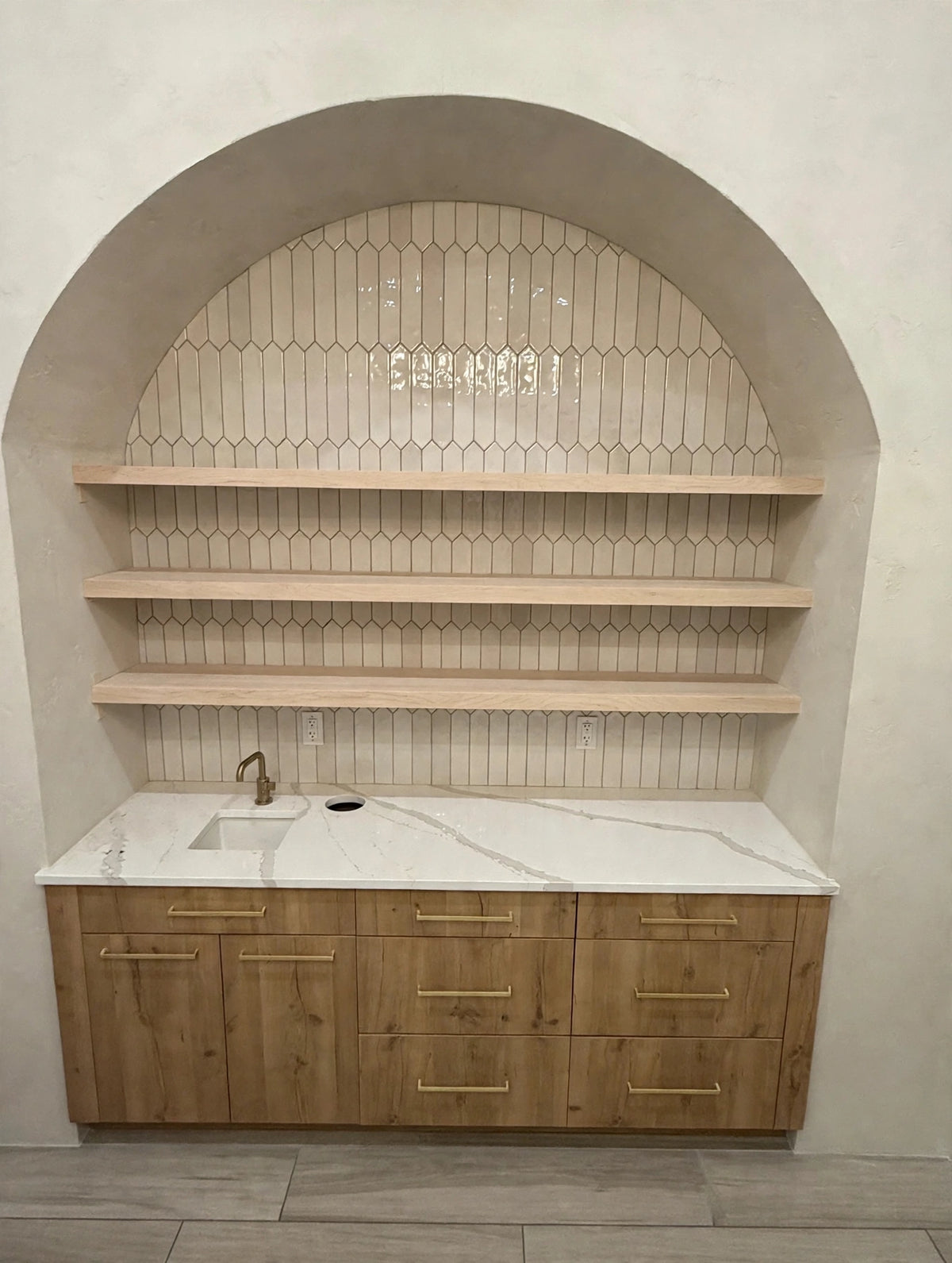 Oak & Glow lighted hard maple shelf