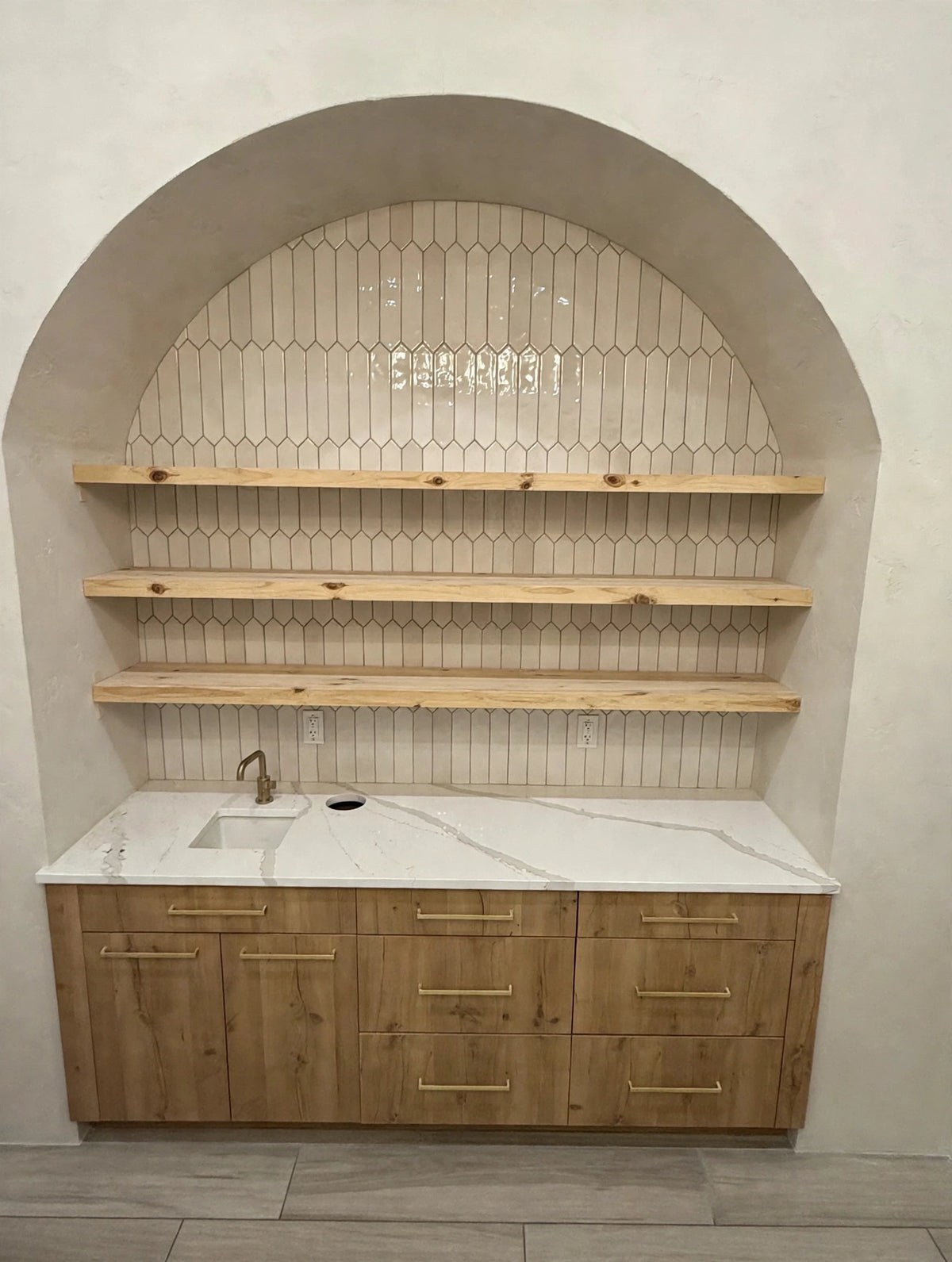 Oak & Glow lighted pine shelf