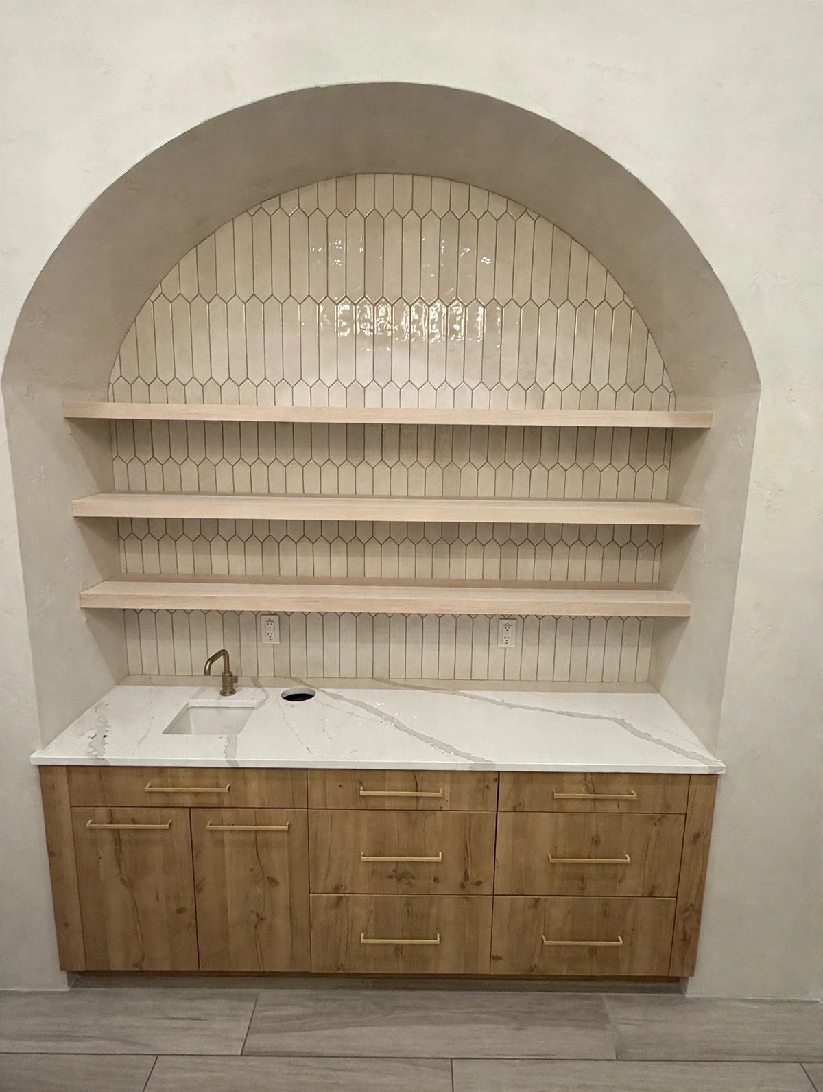 Oak & Glow lighted poplar shelf